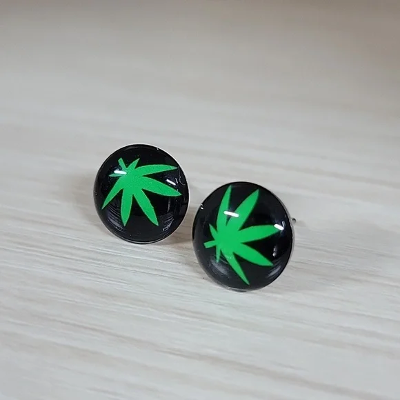 420 Cannabis Classic Kush Leaf Earrings - Picture 4 of 5